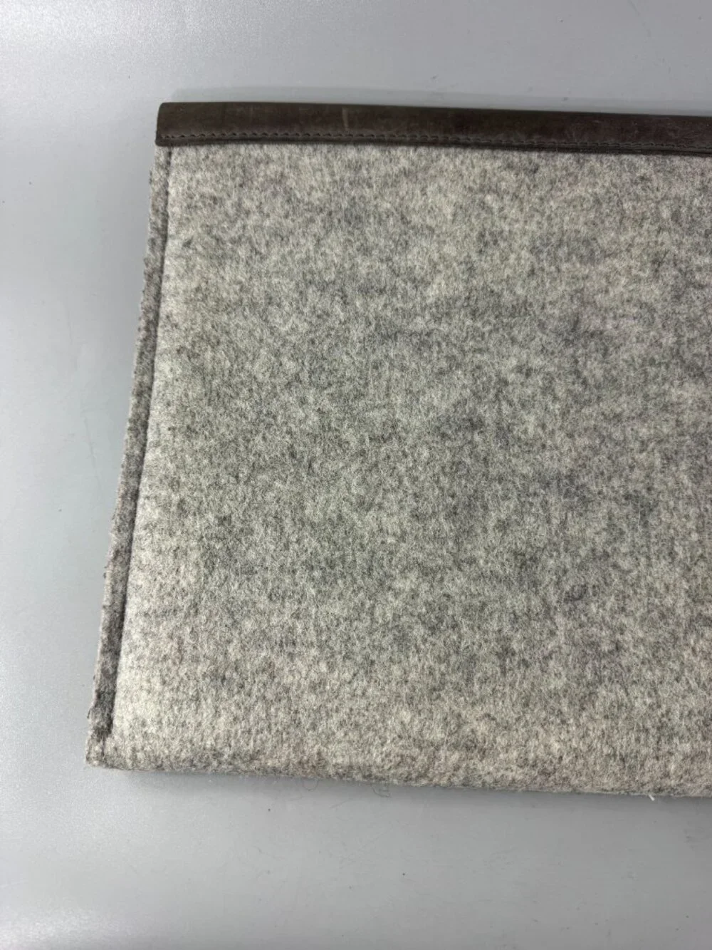 CITYSHEEP Leather MacBook case sleeve, gray & brown